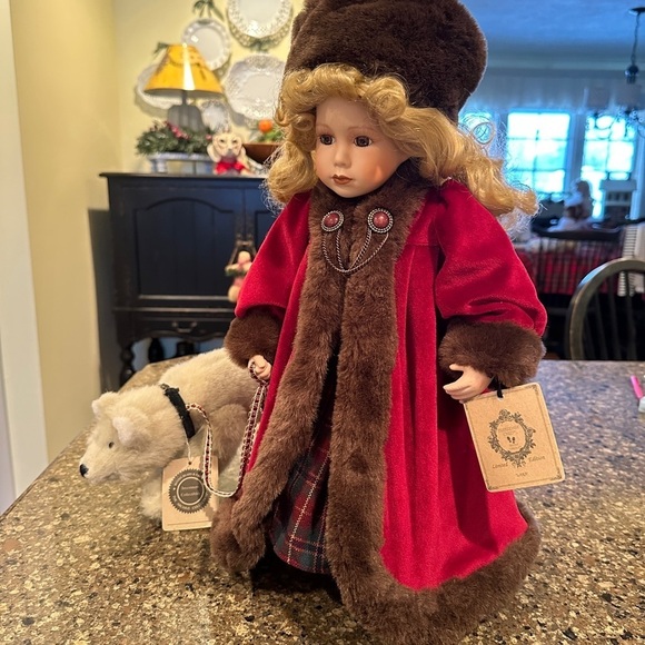 1998 BOYDS COLLECTION LTD. 16”PORCELAIN DOLL, LARA,WITH POLAR BEAR. ALL ORIGINAL - Picture 15 of 16